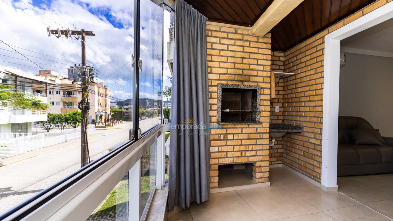 Apartamento para aluguel de temporada em Bombinhas (Canto Grande)