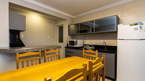 Apartamento 2 dormitórios para 6 pessoas - Praia de Canto Grande