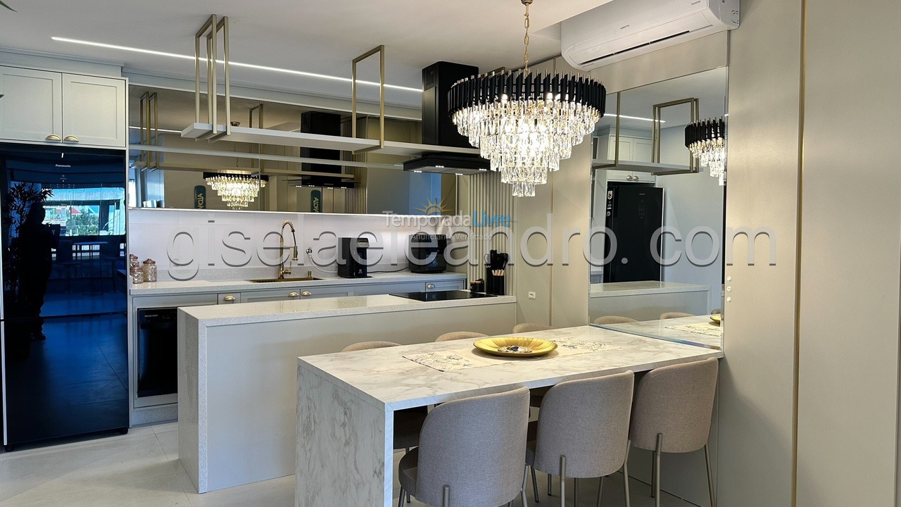 Casa para aluguel de temporada em Florianopolis (Canasvieiras)