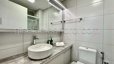 Luxury apartment in Jurere, 100 meters from the sea