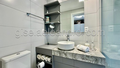 Luxury apartment in Jurere, 100 meters from the sea