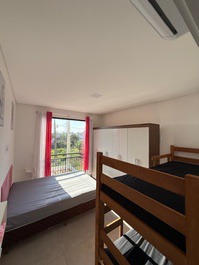 Excelente Geminado 1 suite + 2 quartos com AC, WI-FI, churrasqueira