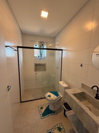 Excelente Geminado 1 suite + 2 quartos com AC, WI-FI, churrasqueira