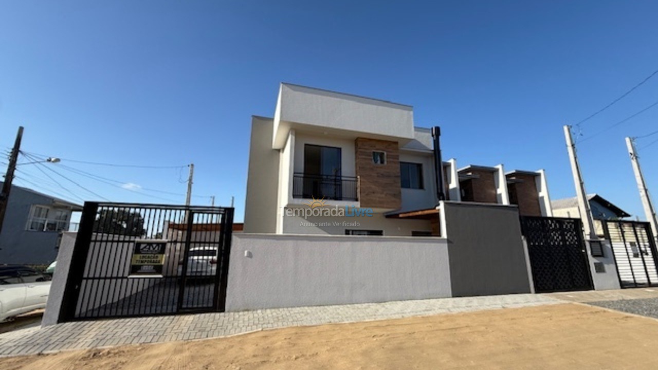 Casa para aluguel de temporada em São Francisco do Sul (Praia Grande)