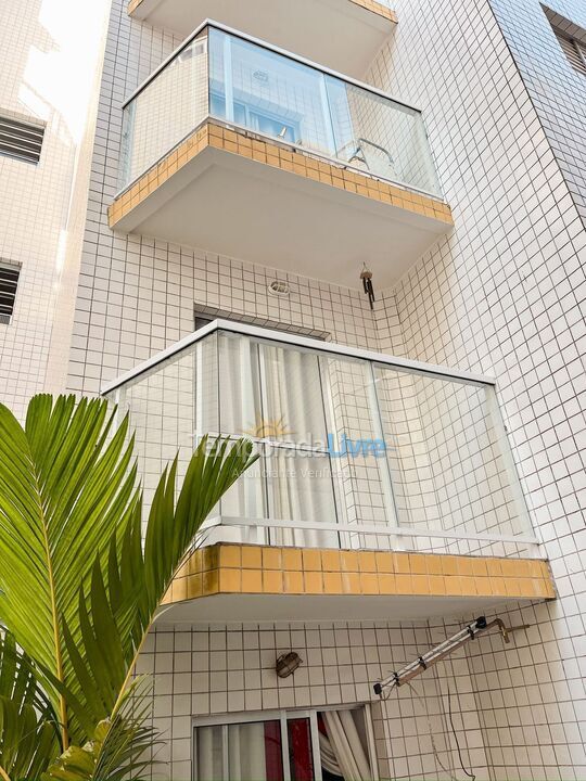 Apartamento para aluguel de temporada em Ubatuba (Praia das Toninhas)