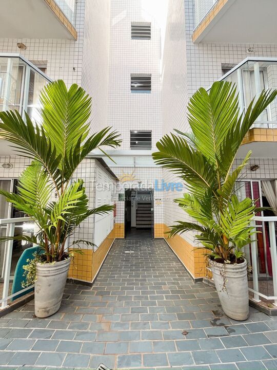 Apartamento para aluguel de temporada em Ubatuba (Praia das Toninhas)