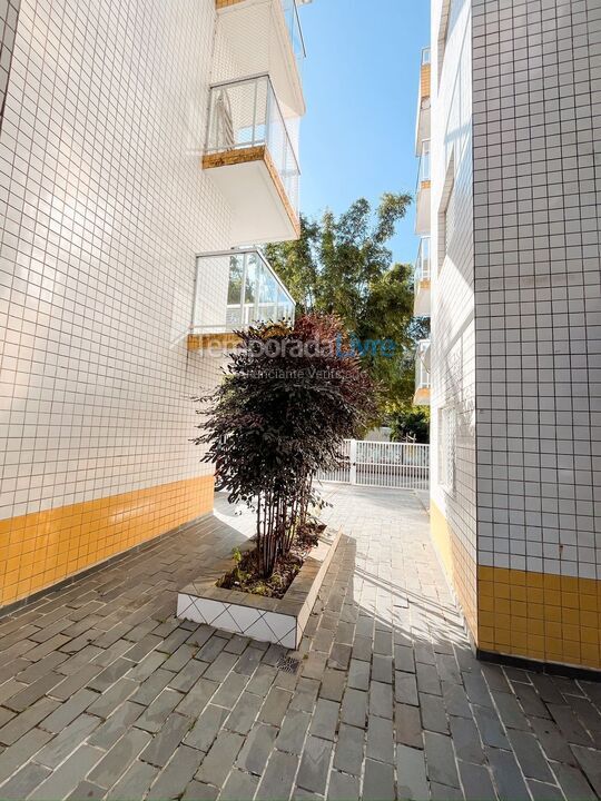 Apartamento para aluguel de temporada em Ubatuba (Praia das Toninhas)