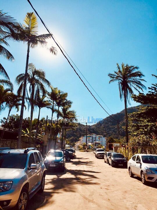 Apartamento para aluguel de temporada em Ubatuba (Praia das Toninhas)
