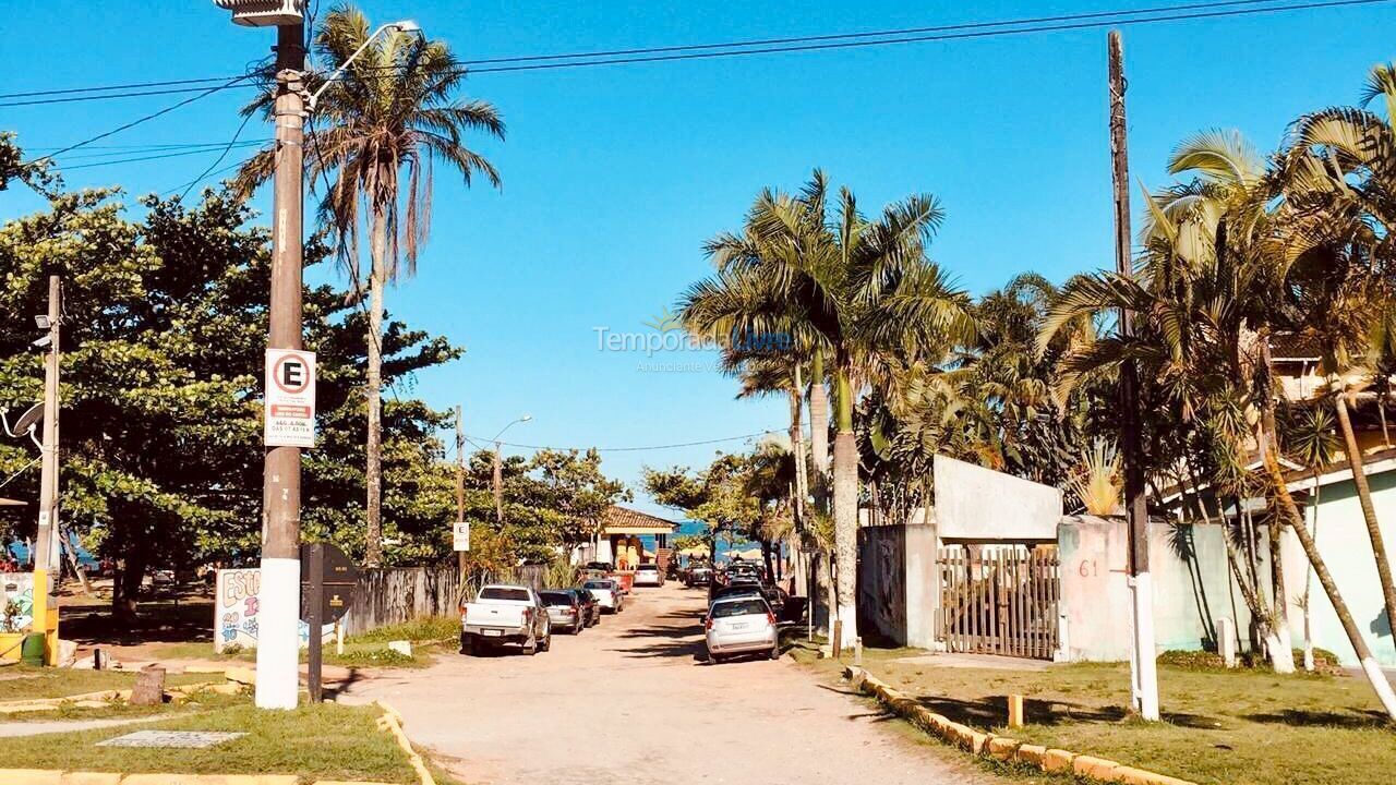 Apartamento para aluguel de temporada em Ubatuba (Praia das Toninhas)