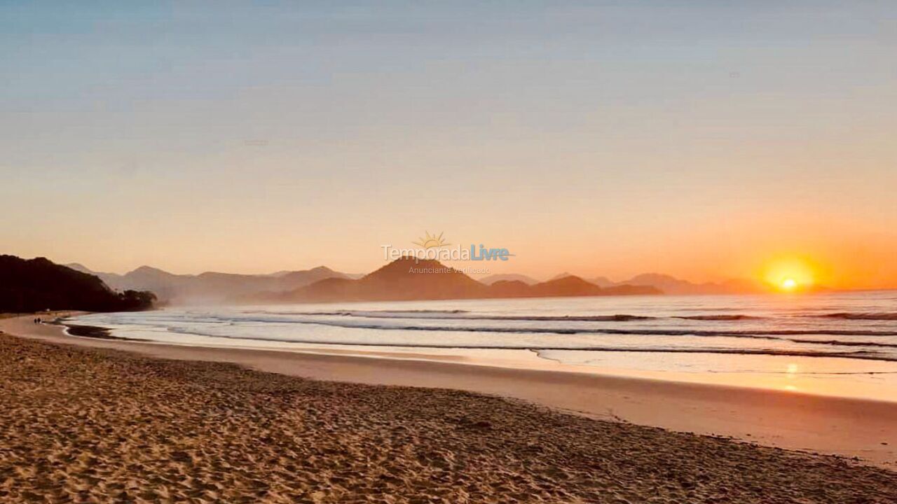 Apartamento para aluguel de temporada em Ubatuba (Praia das Toninhas)