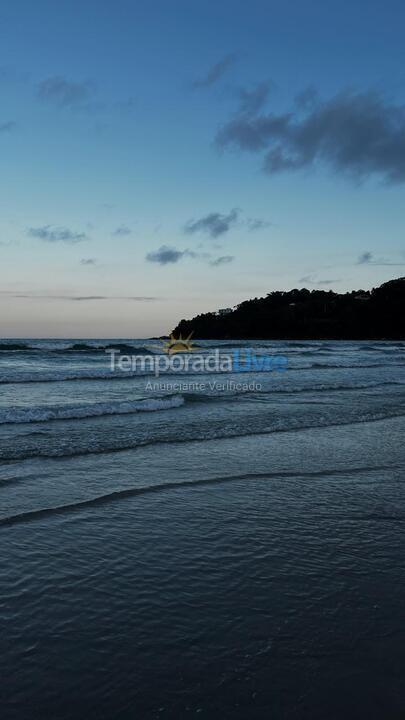 Apartamento para aluguel de temporada em Ubatuba (Praia das Toninhas)