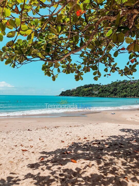 Apartamento para aluguel de temporada em Ubatuba (Praia das Toninhas)