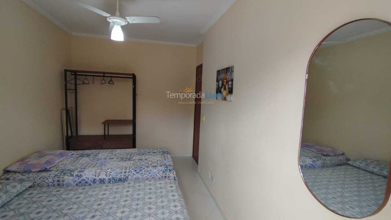 Apartamento para aluguel de temporada em Ubatuba (Praia das Toninhas)