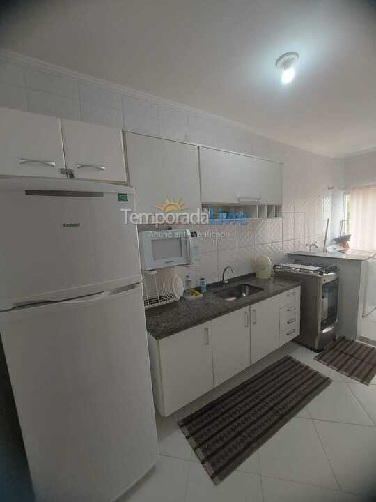 Apartamento para aluguel de temporada em Ubatuba (Praia das Toninhas)