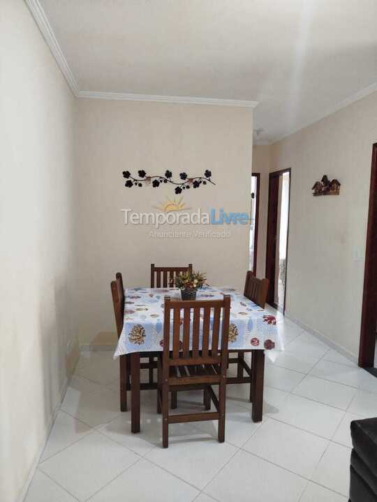 Apartamento para aluguel de temporada em Ubatuba (Praia das Toninhas)