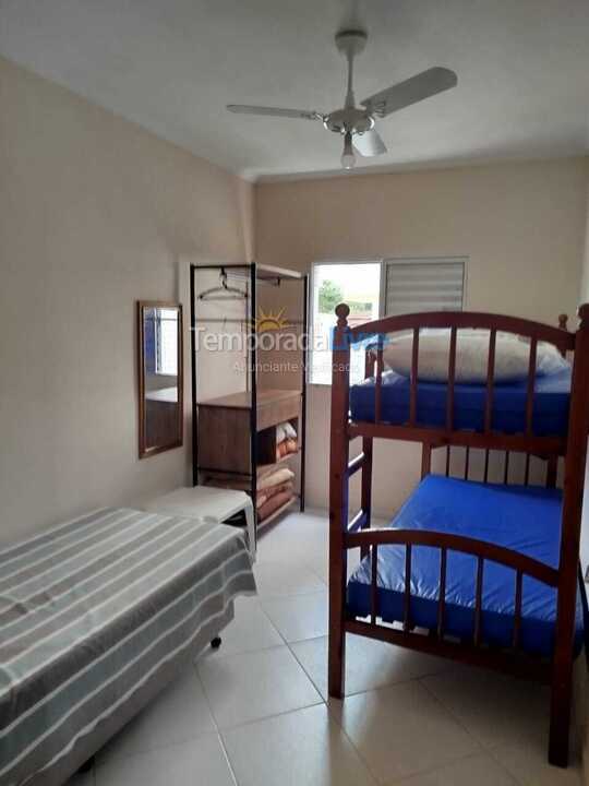 Apartamento para aluguel de temporada em Ubatuba (Praia das Toninhas)