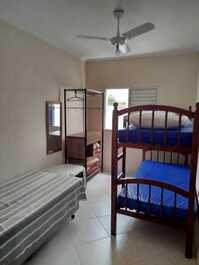 Apto P. das Toninhas, 7 pessoas, 150m da Praia, 2 Q- Ar Cond - Wi-Fi