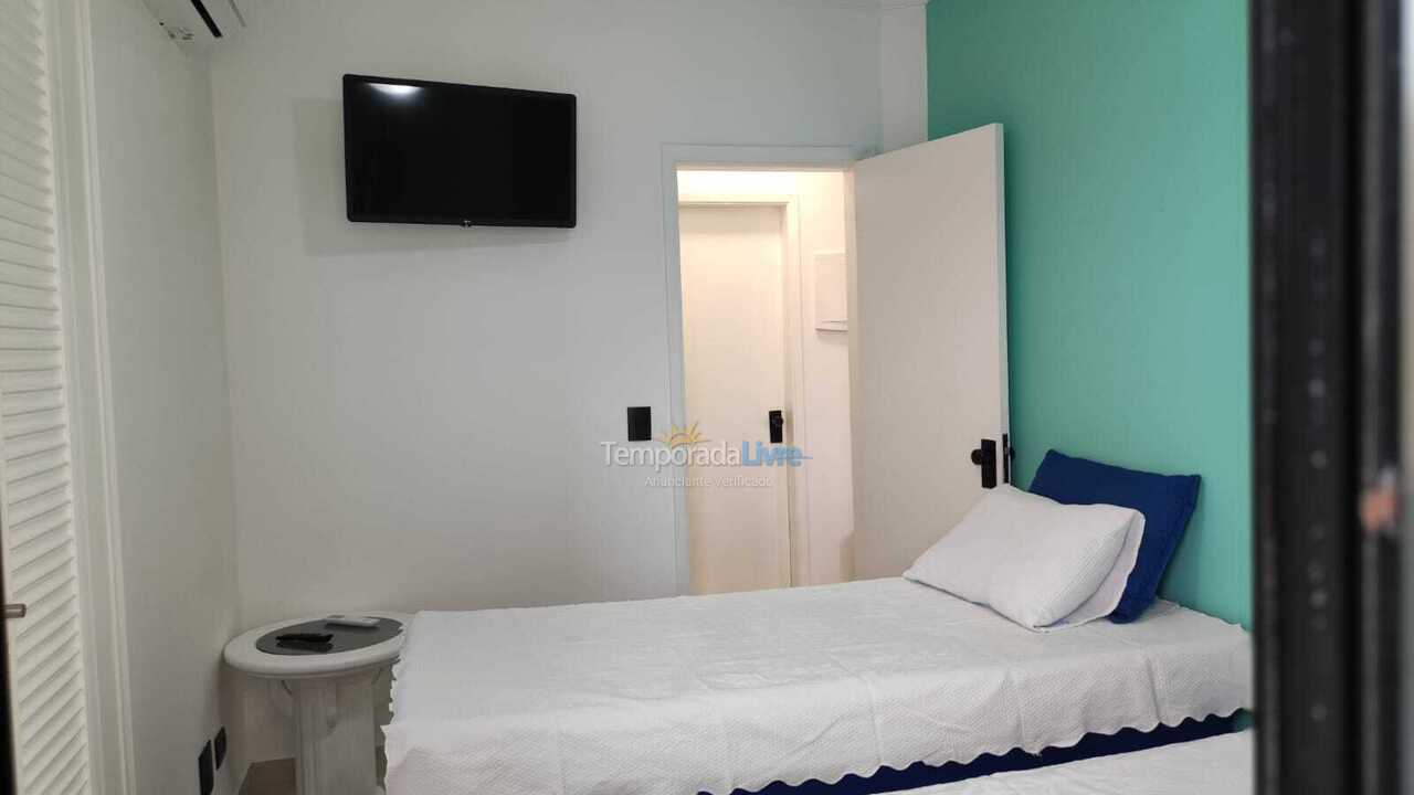 Apartamento para aluguel de temporada em Guarujá (Pitangueiras)