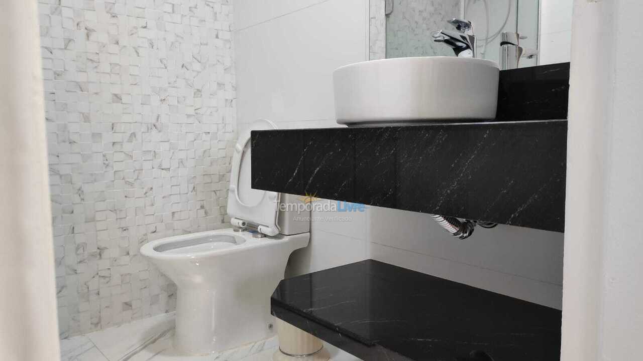 Apartamento para aluguel de temporada em Guarujá (Pitangueiras)