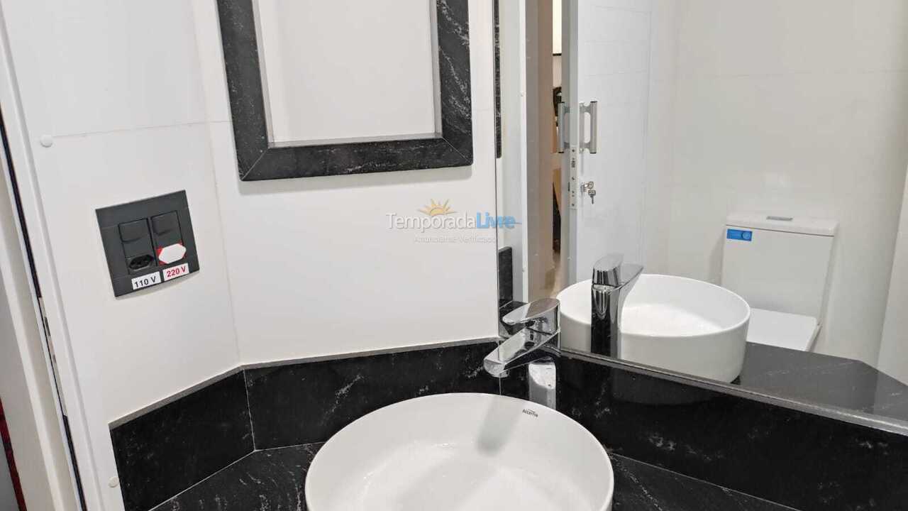 Apartamento para aluguel de temporada em Guarujá (Pitangueiras)