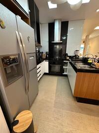 Linda casa de condomínio disponível para locação!