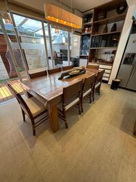 Linda casa de condomínio disponível para locação!