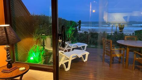 Frente do mar vista da sala 