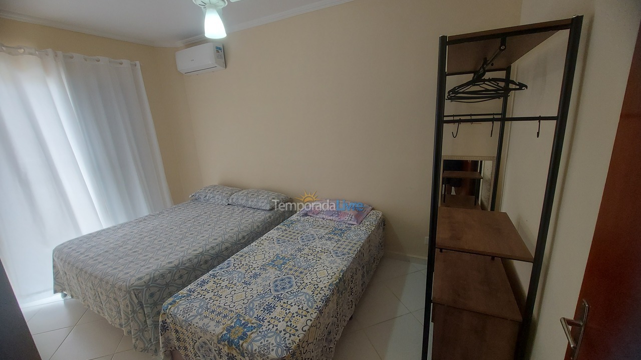 Apartamento para aluguel de temporada em Ubatuba (Praia das Toninhas)