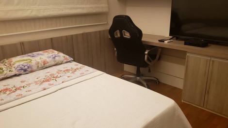 Luxo e Vista Mar: Cobertura com Hidromassagem na Barra