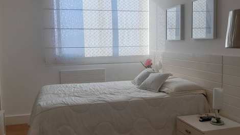 Luxo e Vista Mar: Cobertura com Hidromassagem na Barra