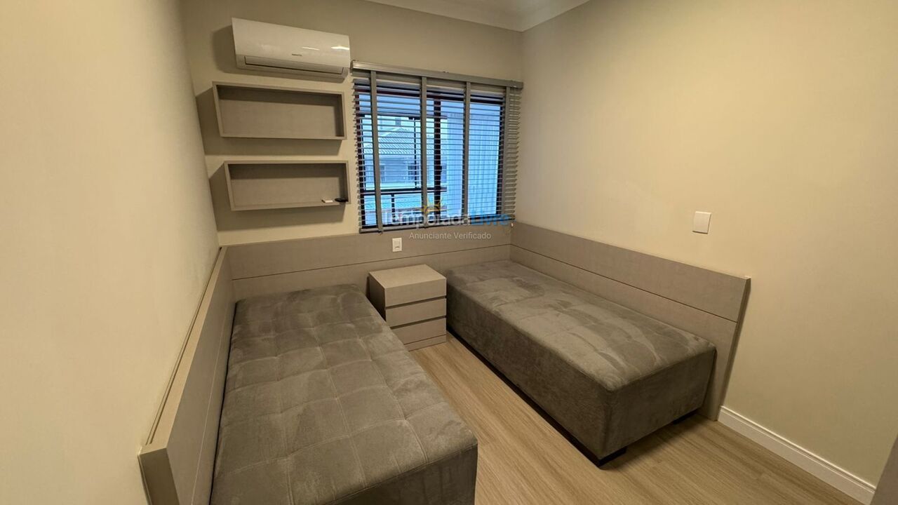 Apartment for vacation rental in Itapema (Meia Praia)