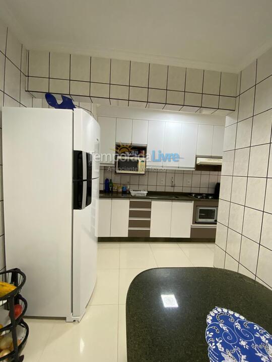 Apartamento para aluguel de temporada em Itapema (Meia Praia)