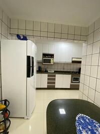 Apartamento PÉ na areia em Meia Praia