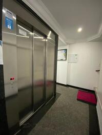 Apartamento PÉ na areia em Meia Praia