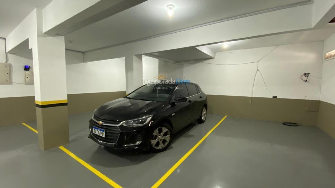 Apartamento para aluguel de temporada em Itapema (Meia Praia)