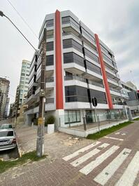 Apartamento PÉ na areia em Meia Praia