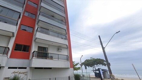 Apartamento PÉ na areia em Meia Praia