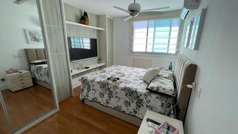 Luxo e Vista Mar: Cobertura com Hidromassagem na Barra