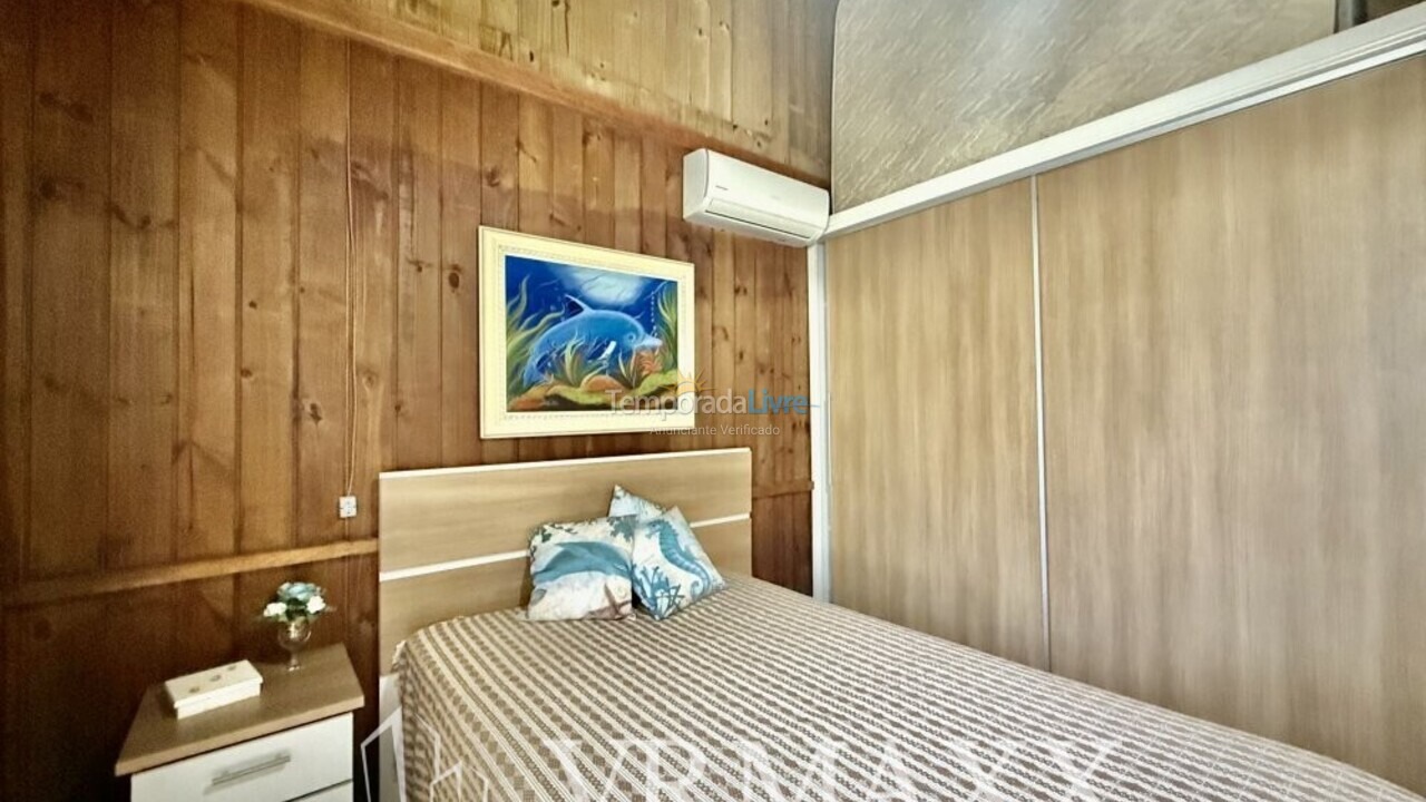 Casa para aluguel de temporada em Bombinhas (Praia de Zimbros)