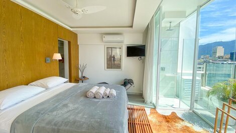 Linda cobertura com vista e jacuzzi