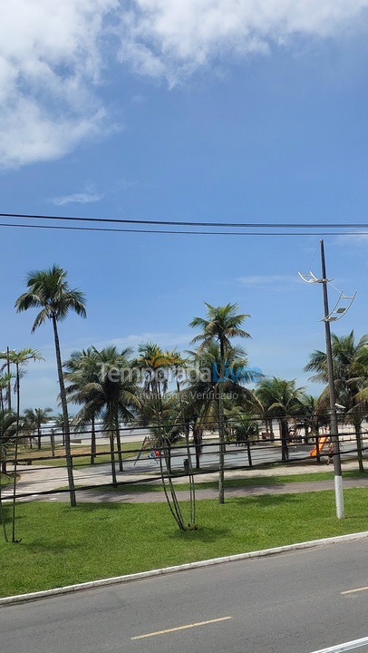 Apartamento para aluguel de temporada em Praia Grande (Praia do Caiçara)