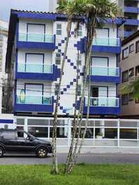 Vista parcial do condomínio. nosso apto é aquele no 1⁰ andar com a porta da varanda aberta.