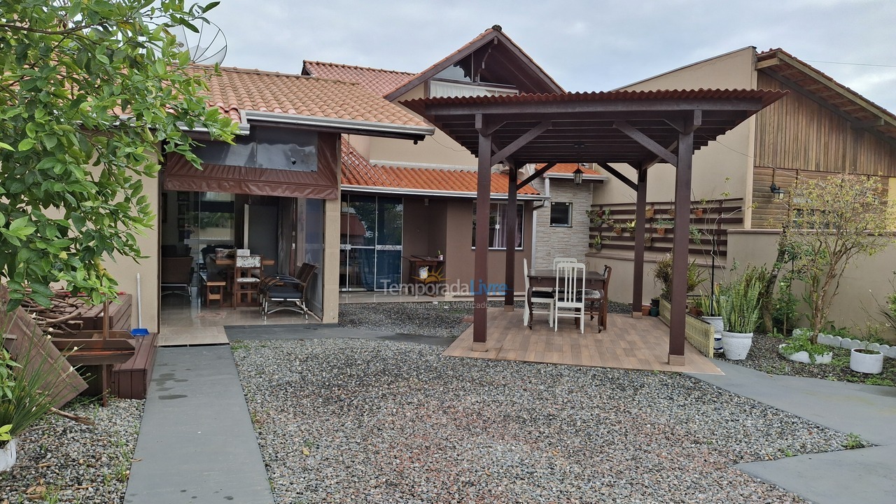 Casa para aluguel de temporada em Bombinhas (Morrinhos)