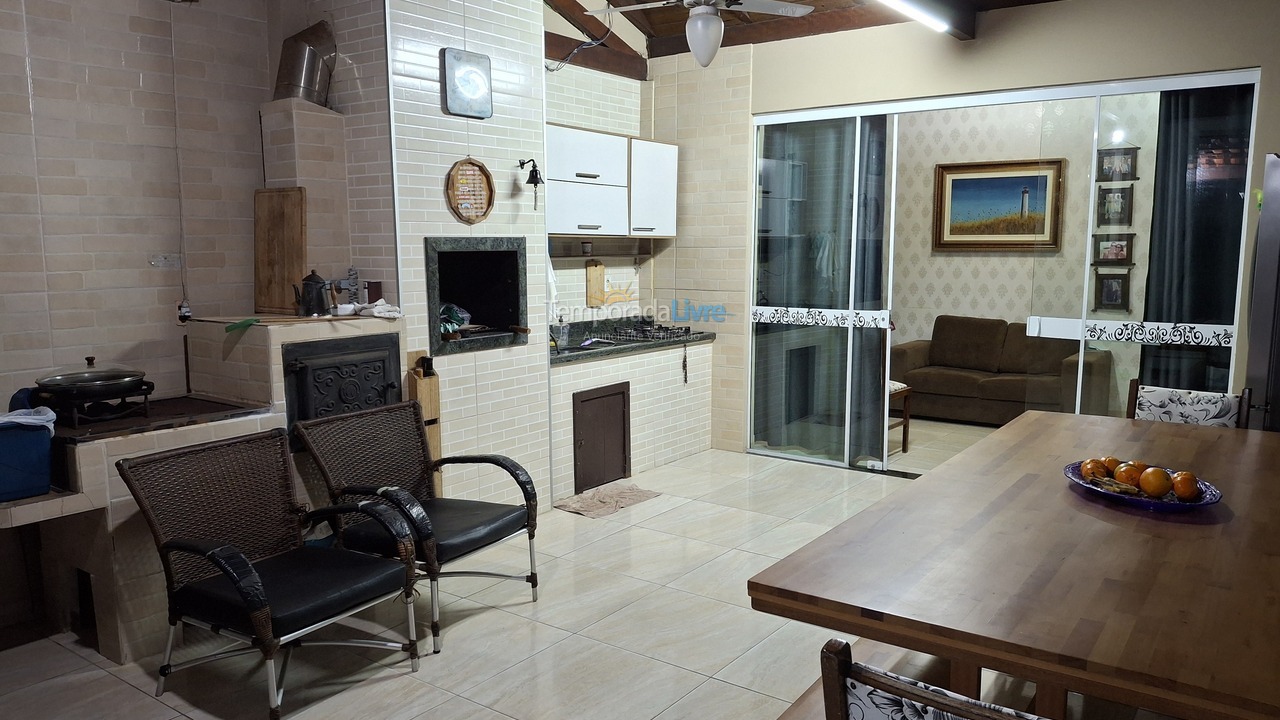 Casa para aluguel de temporada em Bombinhas (Morrinhos)