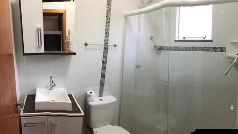 Excelente casa com 4 quartos em Bombinhas a 200m da praia