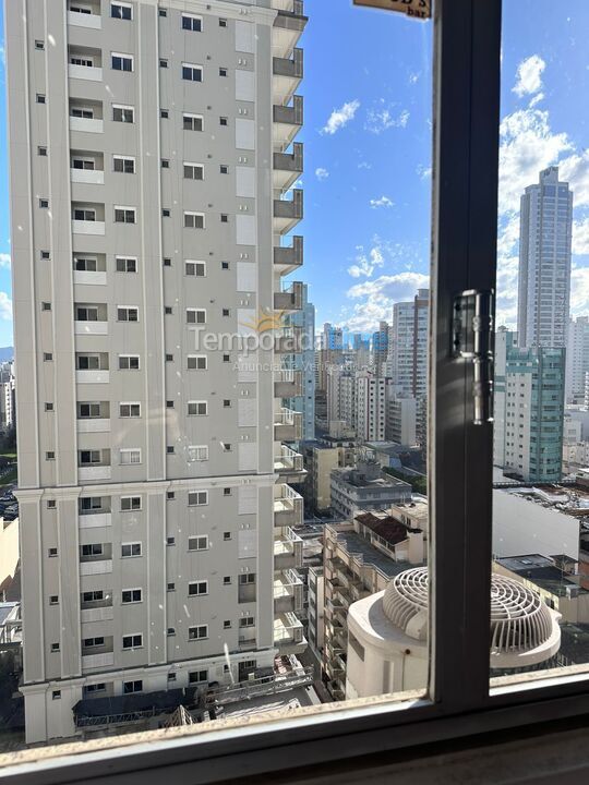 Apartamento para aluguel de temporada em Balneário Camboriú (Praia Central)