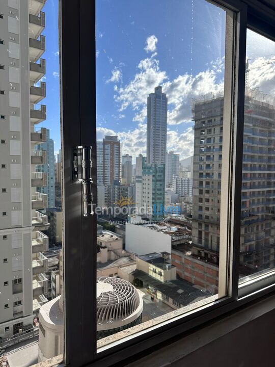 Apartamento para aluguel de temporada em Balneário Camboriú (Praia Central)