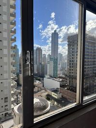 162B APTO ED FRENTE AO MAR 2 DORMITÓRIOS 2 AR