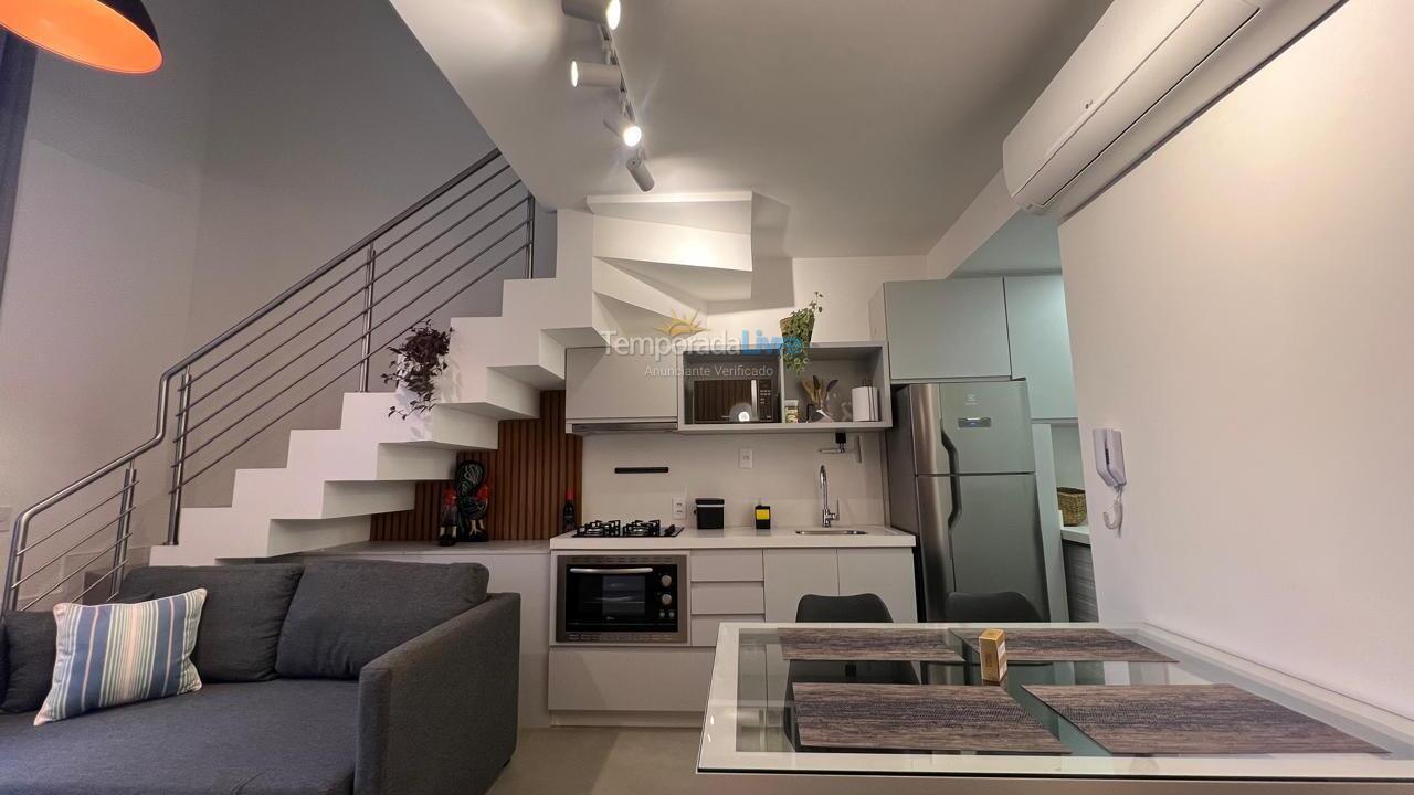 Apartamento para alquiler de vacaciones em Florianópolis (Jurere Tradicional)