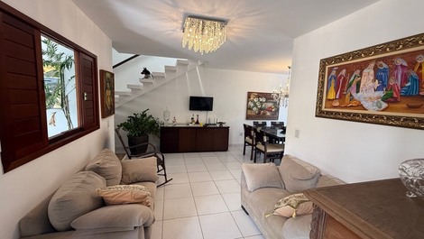 Beach House in Pirangi do Sul – 4 suites, swimming pool and 70m from the sea.